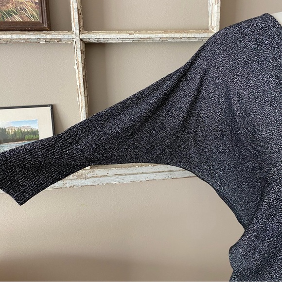 Metallic silver v neck sweater by mac & jac - Picture 5 of 6